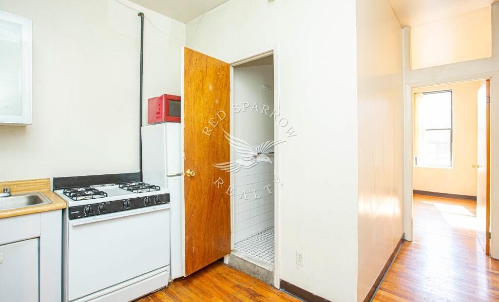 Amazing 1 bed on East 9th Street in the East Village