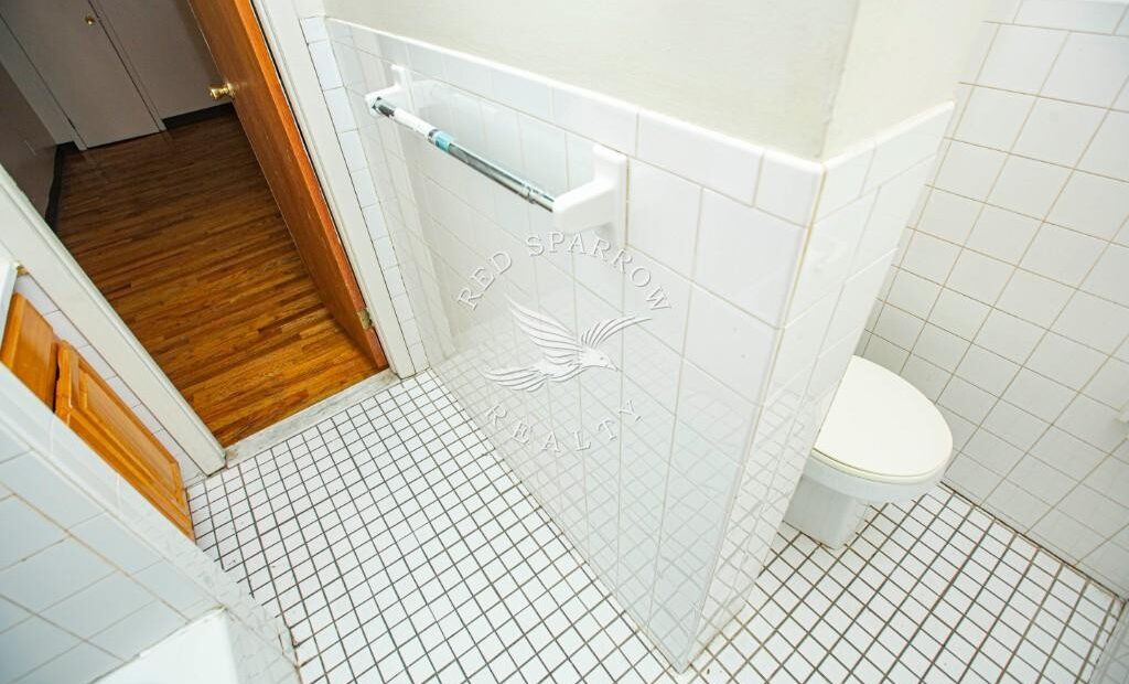 Amazing 1 bed on East 9th Street in the East Village