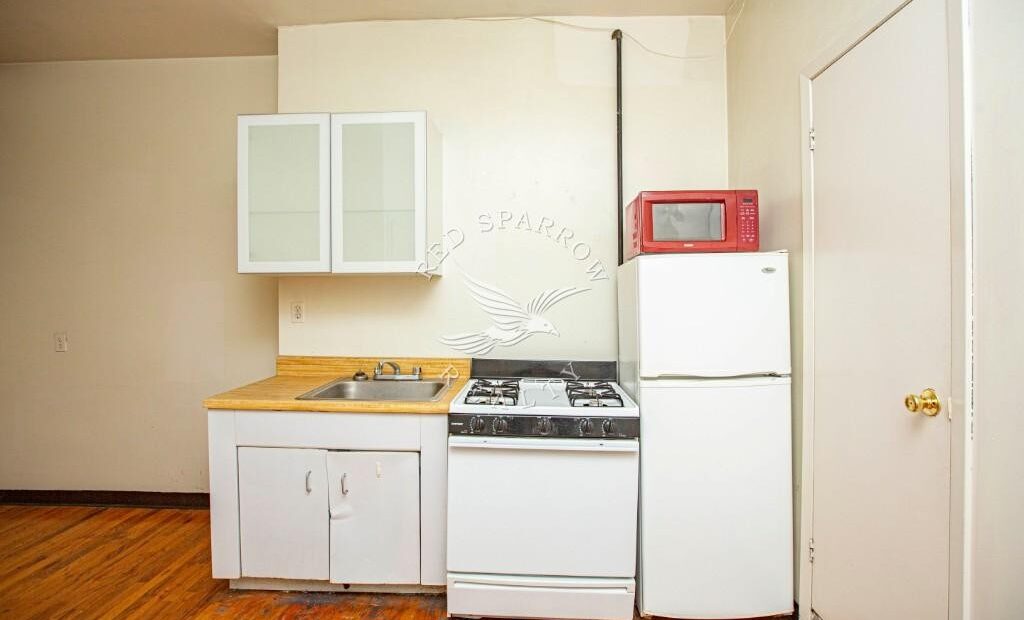 Amazing 1 bed on East 9th Street in the East Village