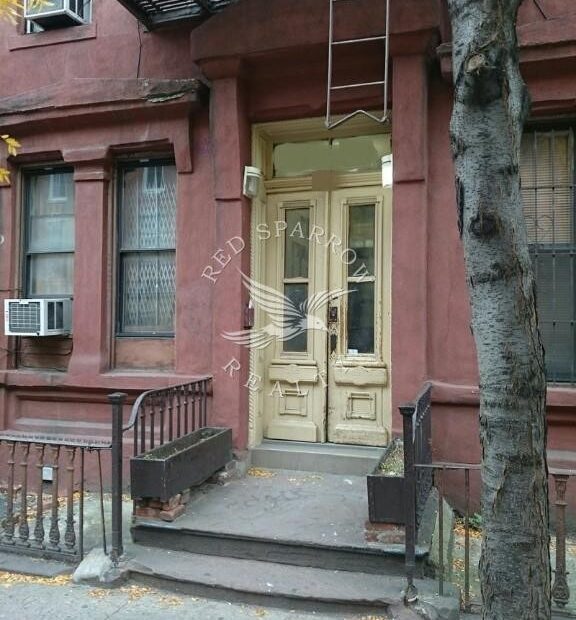 Amazing 1 bed on East 9th Street in the East Village
