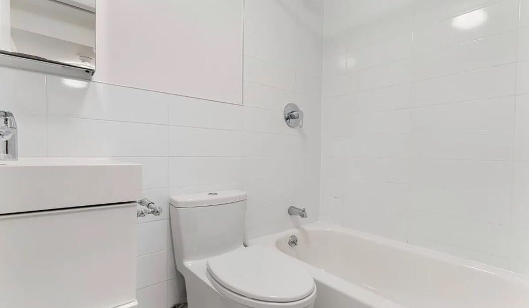 Amazing 2 bed on East 22nd Street in Gramercy Park