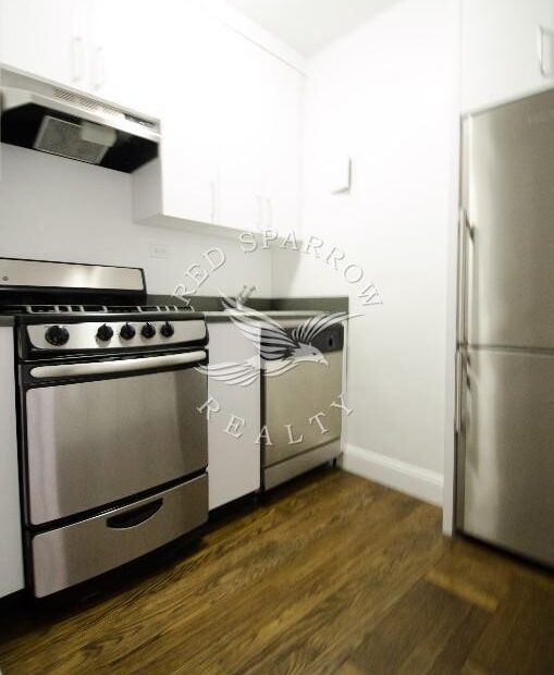 Amazing open layout on East 38th Street in Murray Hill