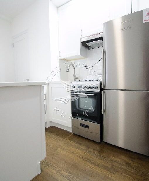 Amazing 1 bedroom on East 46th Street in Turtle Bay