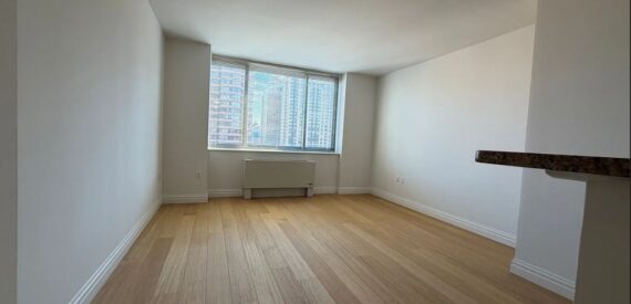 Amazing open layout on Lexington Avenue in Carnegie Hill