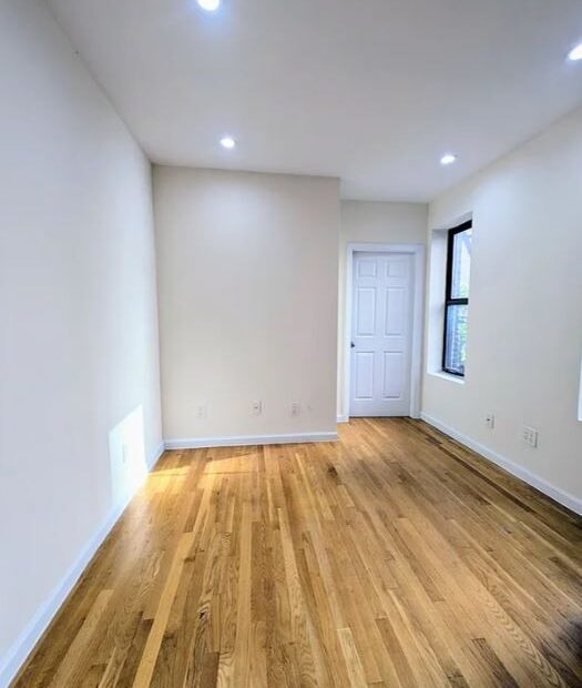 Amazing 2 bed on East 78th Street in Lenox Hill
