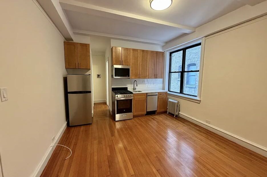 Amazing open layout on West 55th Street in Hell’s Kitchen