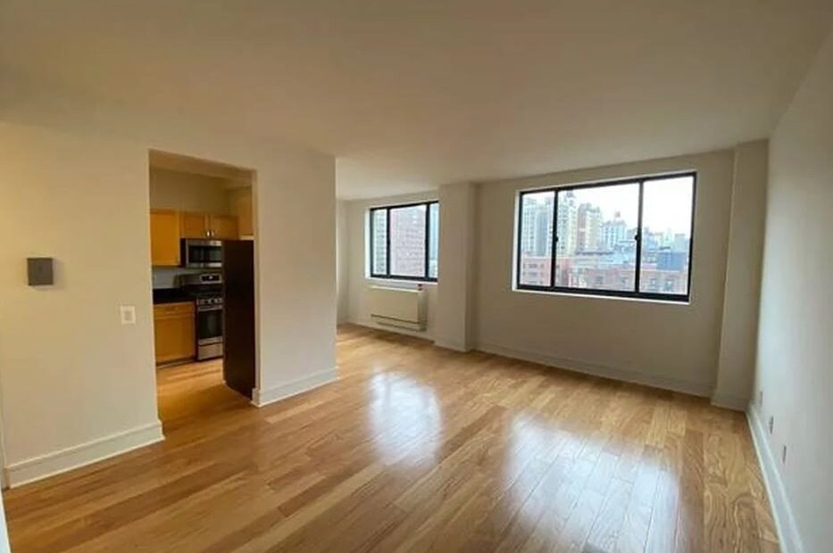 Amazing 2 bed on West 96th Street in Upper West Side