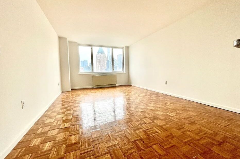 Amazing 1 bed on West 43rd Street in Hell’s Kitchen