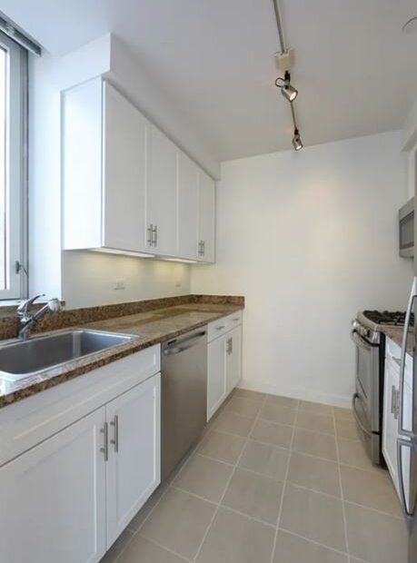 Amazing 1 bed on West End Avenue in Lincoln Square