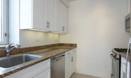 Amazing 1 bed on West End Avenue in Lincoln Square