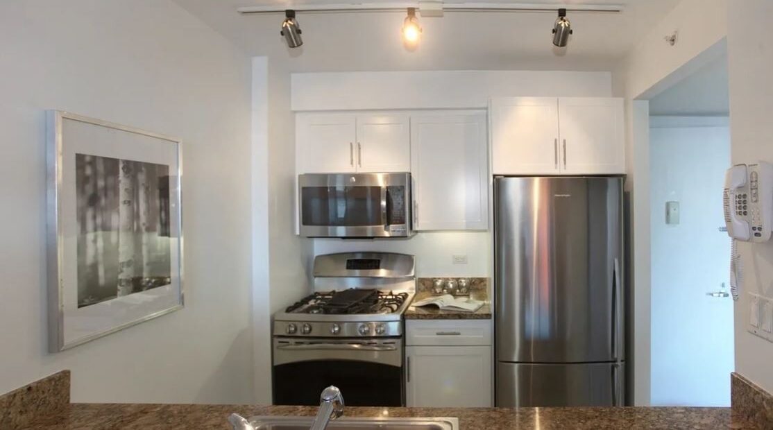 Amazing 1 bed on West 61st Street in Lincoln Square