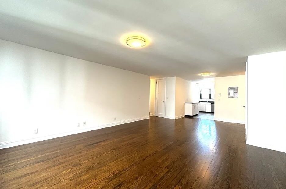 Stunning Renovated 2-Bed/2-Bath with Doorman — Upper East Side Luxury Living