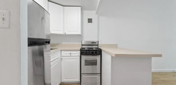 Amazing 1 bed on East 22nd Street in Gramercy Park