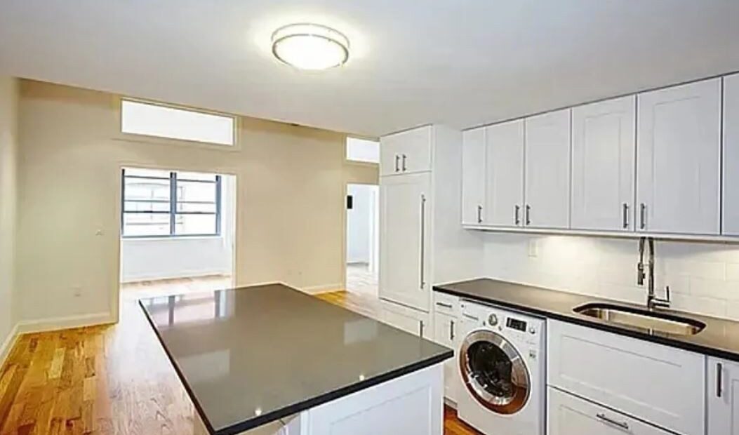 Amazing 2 bed on East 22nd Street in Gramercy Park