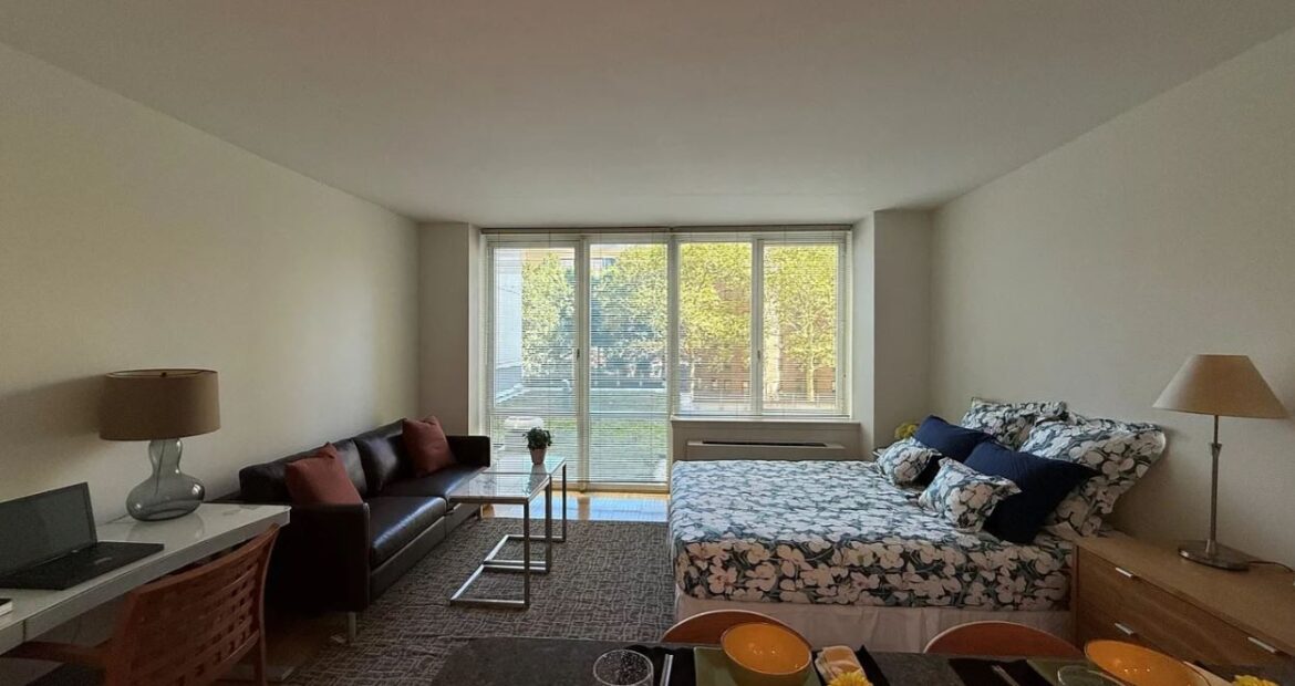 Amazing open layout on Lexington Avenue in Carnegie Hill