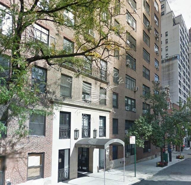 Amazing open layout on East 38th Street in Murray Hill