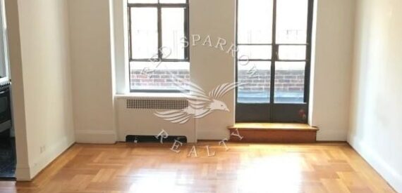 Amazing open layout on East 38th Street in Murray Hill