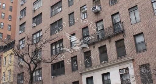 Amazing open layout on East 38th Street in Murray Hill