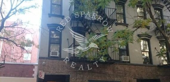 Amazing 1 bed on Mott St in Greenwich Village