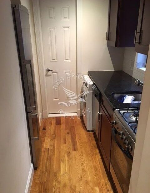 Amazing 1 bed on Mott St in Greenwich Village