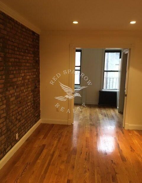 Amazing 1 bed on Mott St in Greenwich Village