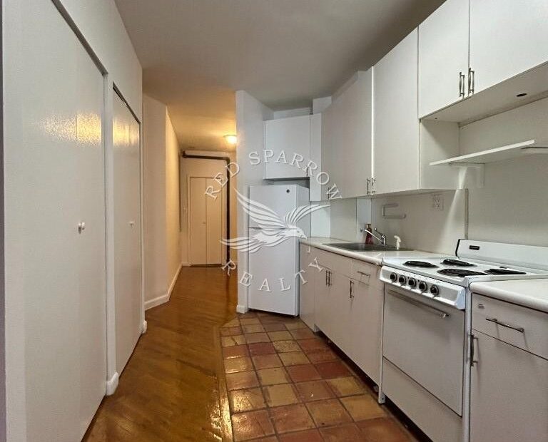 Amazing open layout on East 88th Street in Yorkville