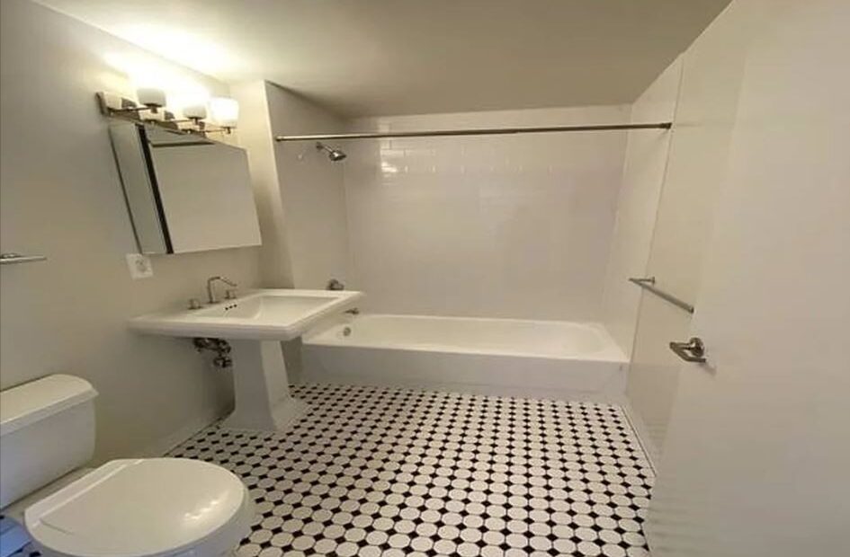Amazing 2 bed on West 96th Street in Upper West Side