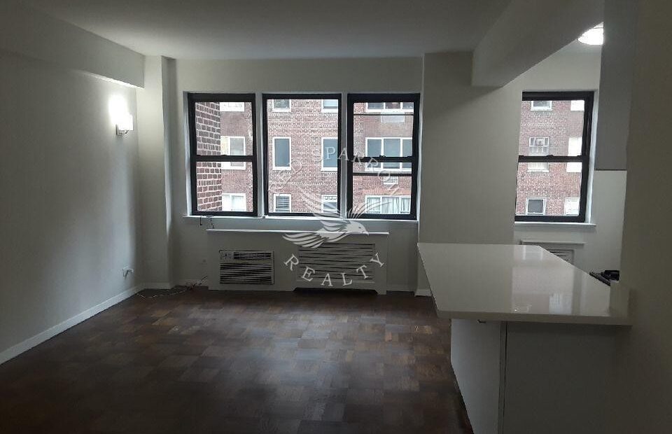 Amazing open layout on Beekman Place in Midtown East