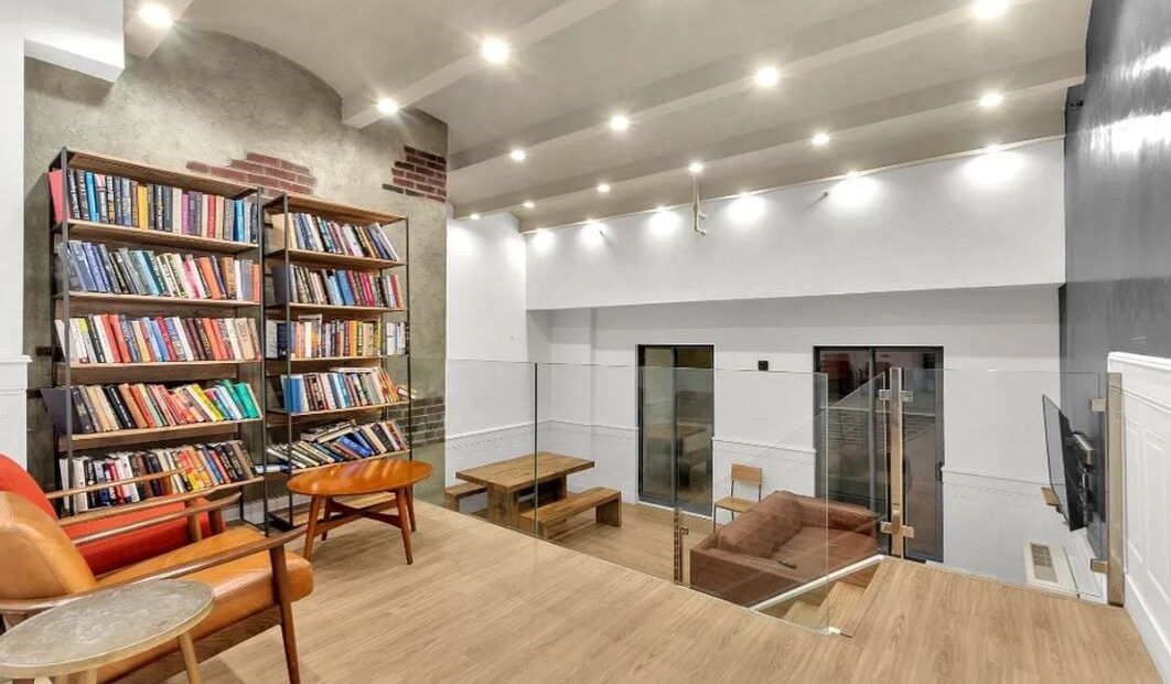 Amazing open layout on East 22nd Street in Gramercy Park