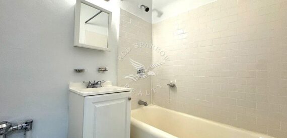 Charming Studio Apartment on East 58th Street in Midtown East
