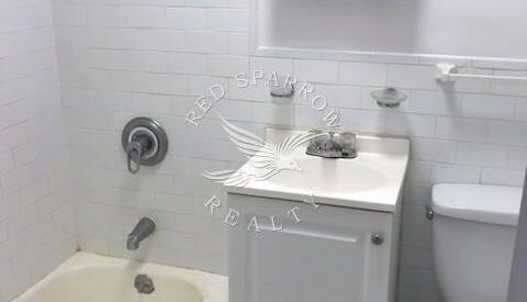 Amazing open layout on East 61st Street in Lenox Hill