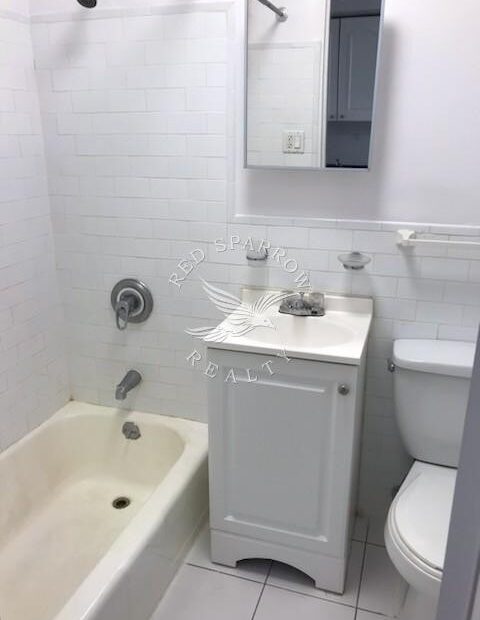 Amazing open layout on East 61st Street in Lenox Hill