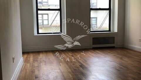 Amazing railroad 2 bed on East 89th Street in Yorkville