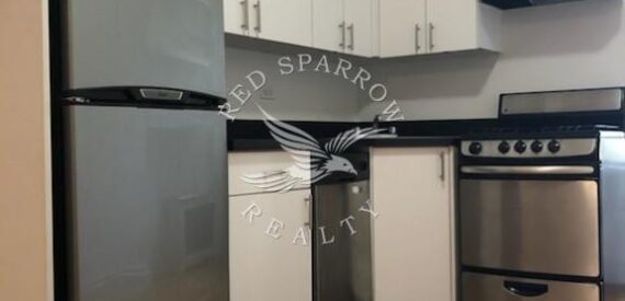 Amazing railroad 2 bed on East 89th Street in Yorkville