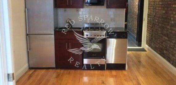 Amazing 1 bed on Mott Street in Greenwich Village