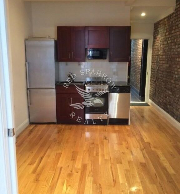 Amazing 1 bed on Mott Street in Greenwich Village