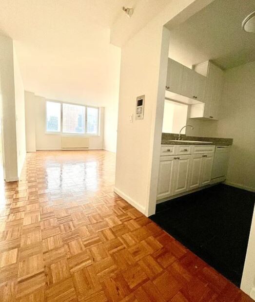 Amazing 1 bed on West 43rd Street in Hell’s Kitchen