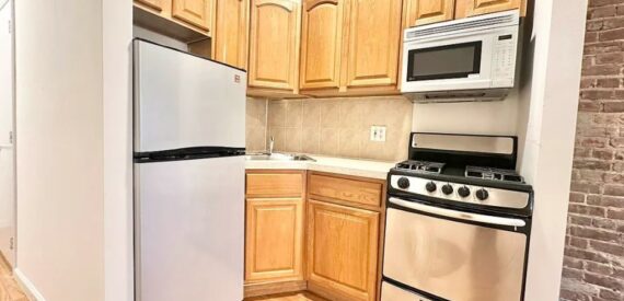 Amazing 1 bed on 9th Avenue in Hell’s Kitchen