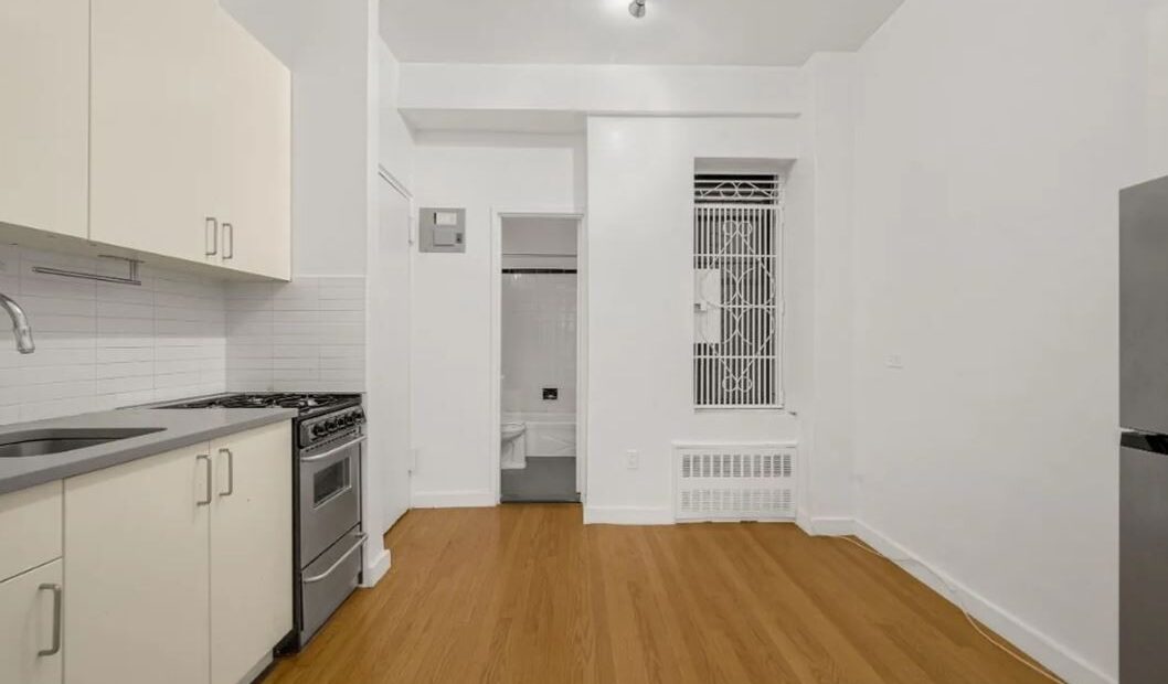 Amazing open layout on West 82nd Street in Upper West Side