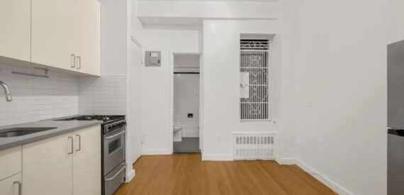 Amazing open layout on West 82nd Street in Upper West Side