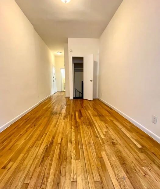 Amazing open layout on East 81st Street in Yorkville