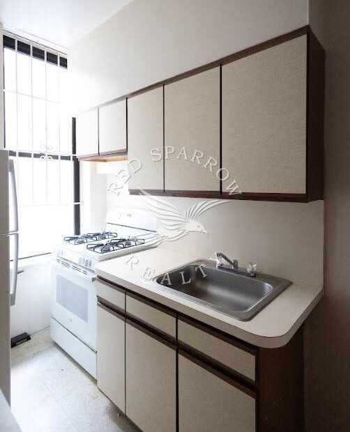 Amazing 2 bed on Second Avenue in Yorkville