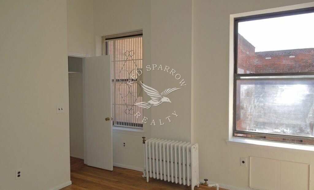Bright Studio Apartment on West 112th Street in Morningside Heights