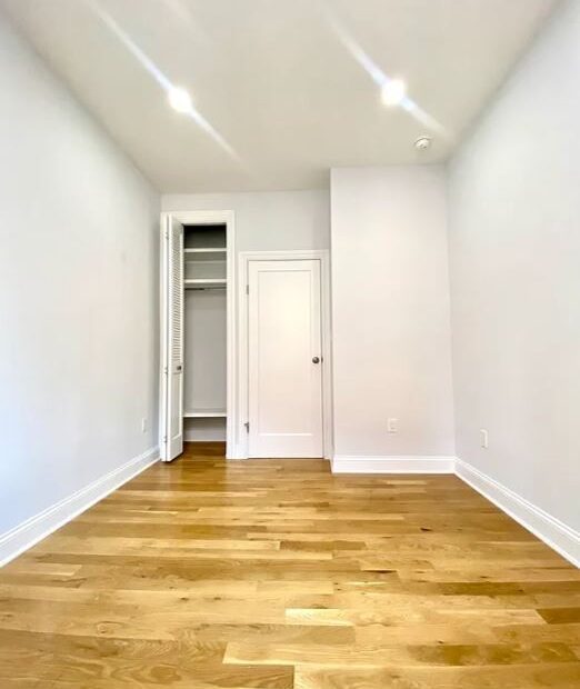 Amazing 2 bed on East 78th Street in Lenox Hill