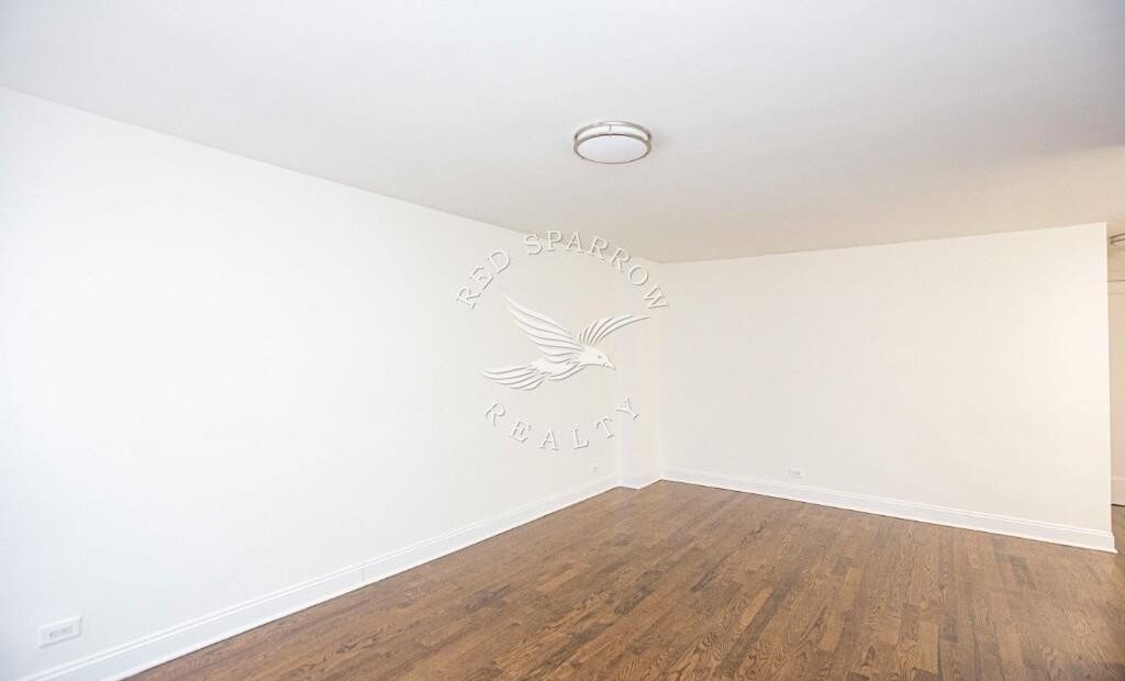 Amazing open layout on East 16th Street in Gramercy Park