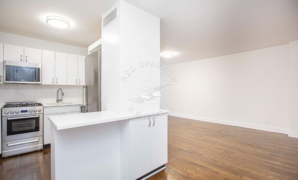 Amazing open layout on East 16th Street in Gramercy Park