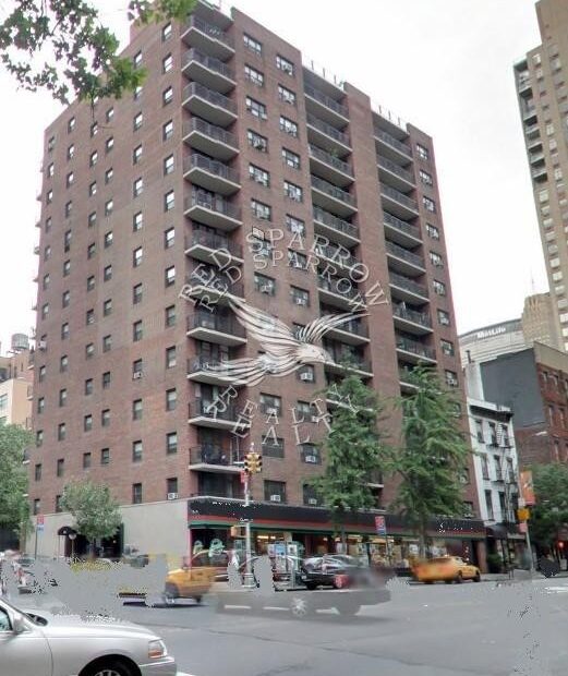 Amazing 2 bed on East 35th Street in Murray Hill
