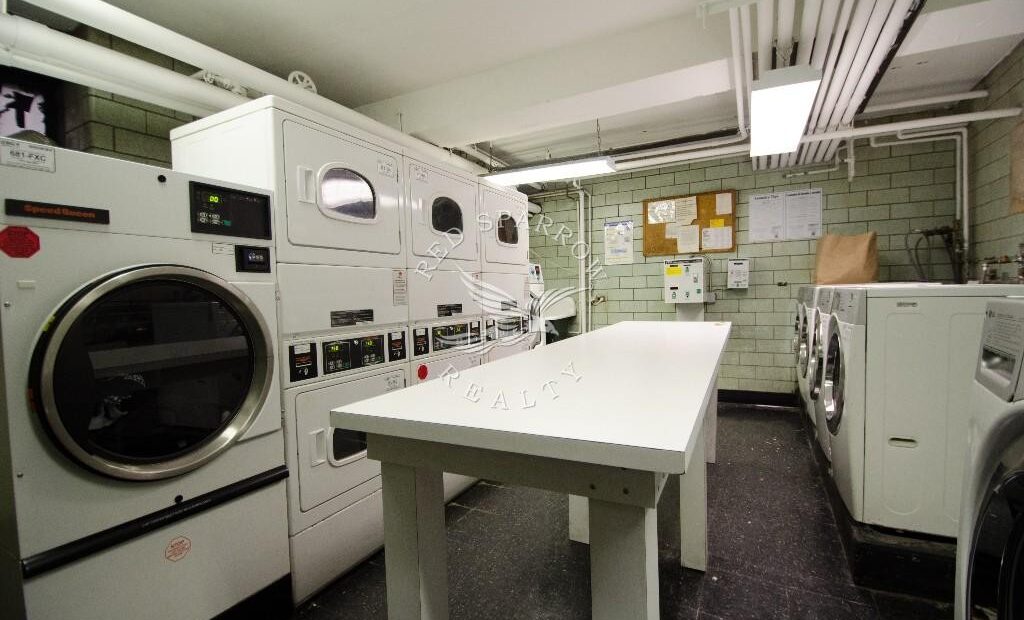 Amazing 2 bed on East 35th Street in Murray Hill