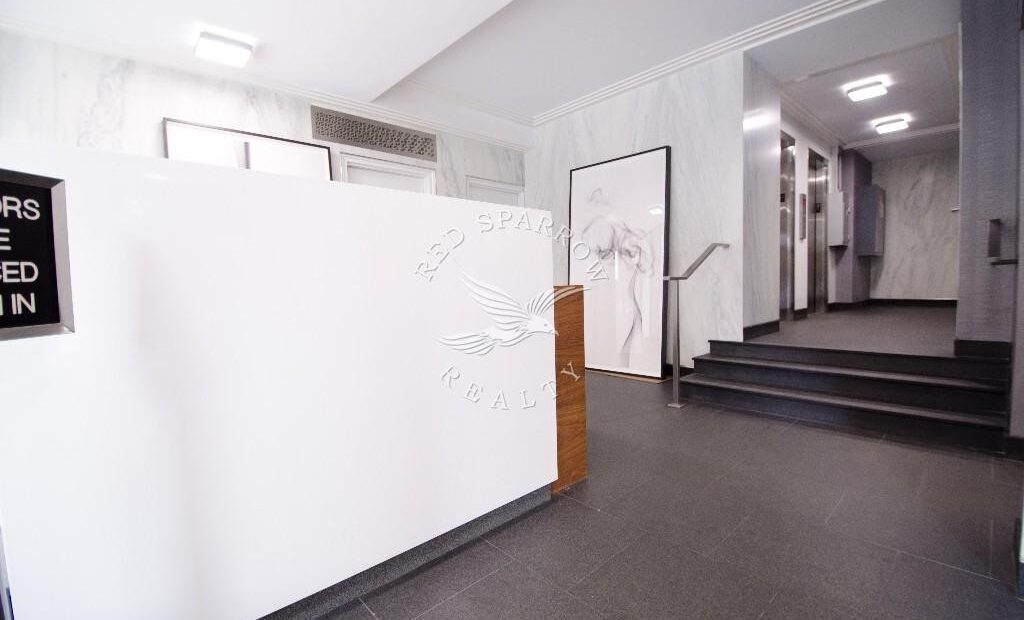 Amazing 2 bed on East 35th Street in Murray Hill