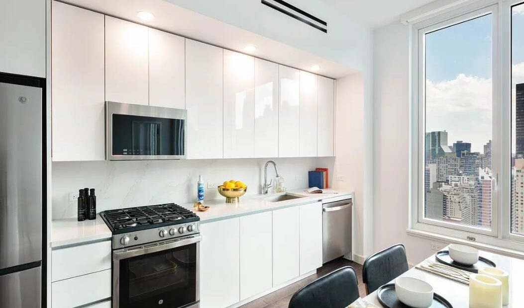 Amazing 2BR residence on East 54th Street in Sutton Place